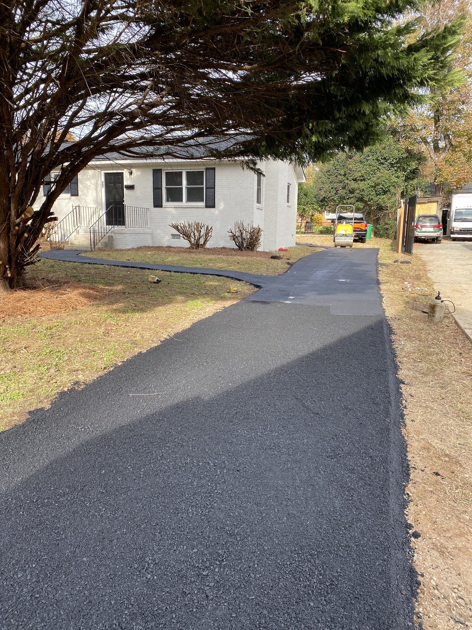 Asphalt and sealcoating services