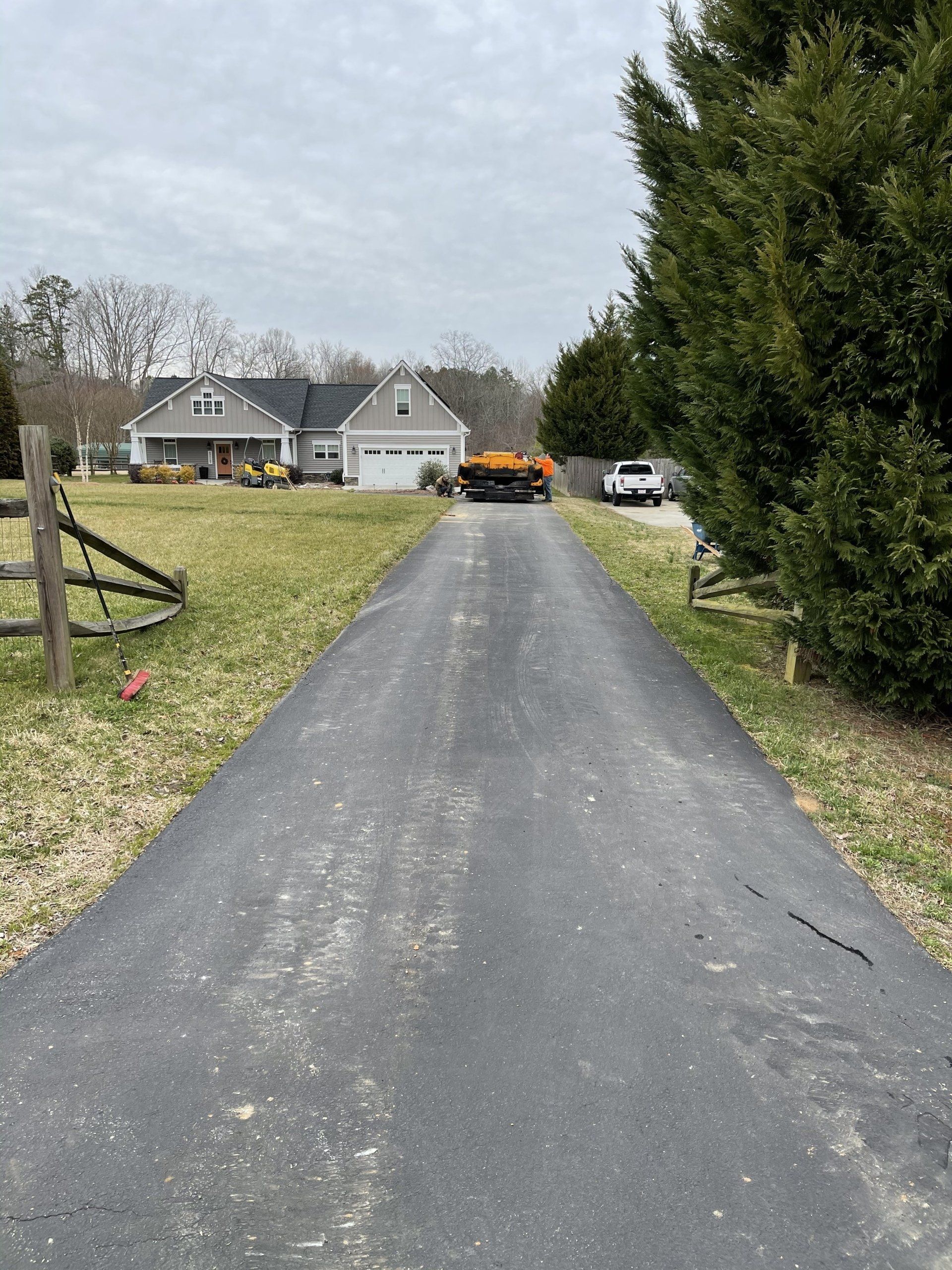 Asphalt and sealcoating services
