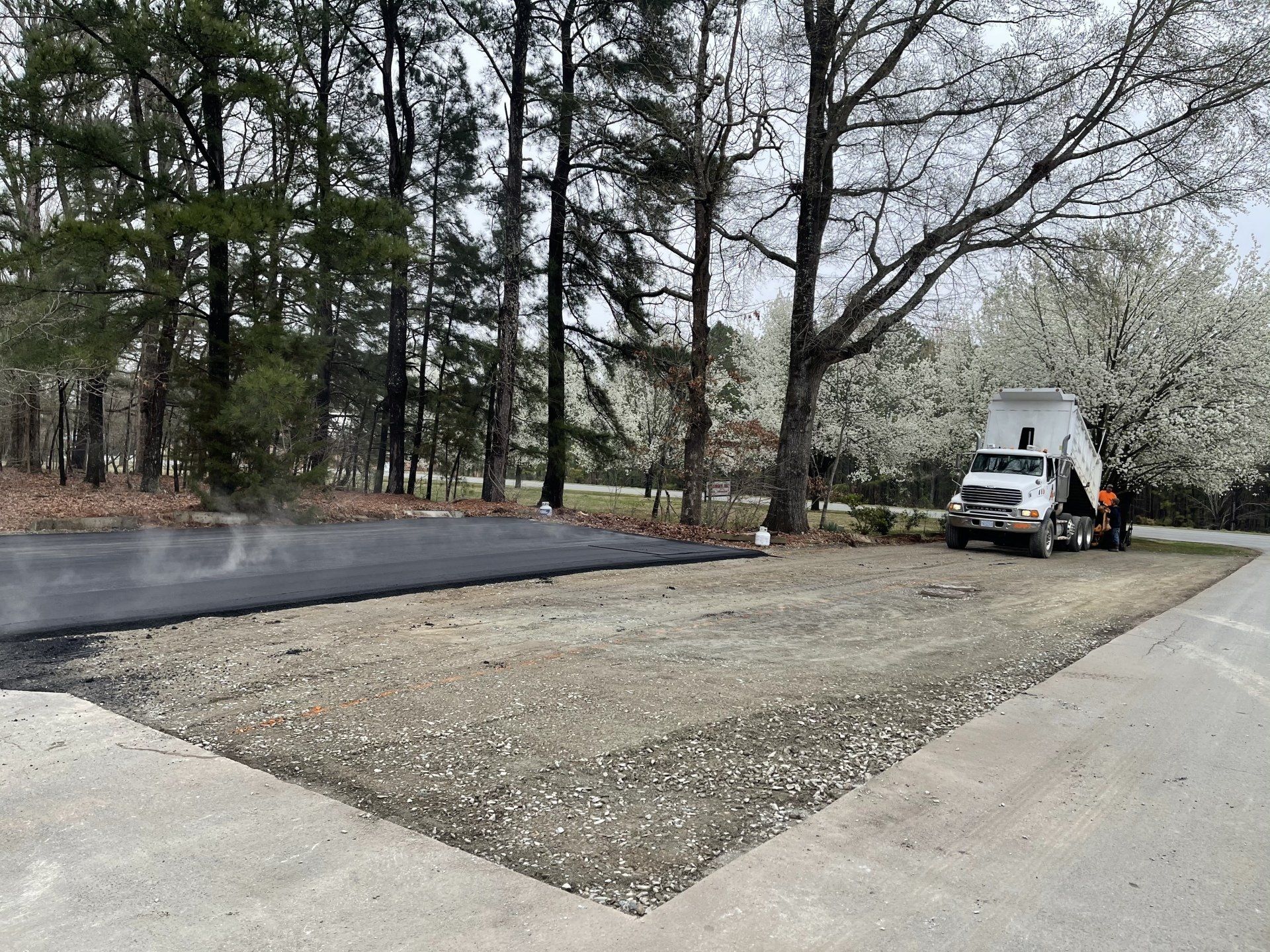 Asphalt and sealcoating services