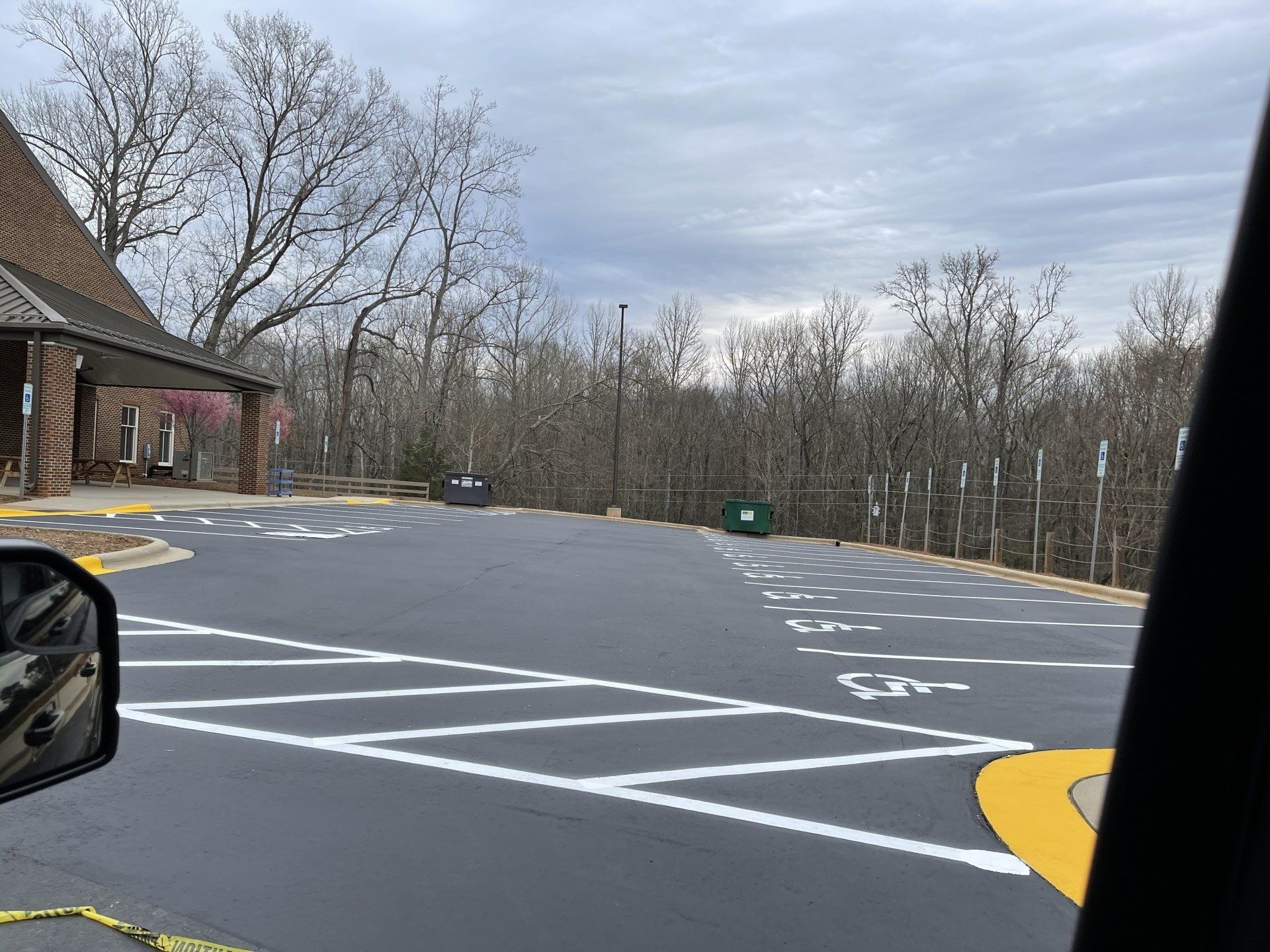 Asphalt and sealcoating services