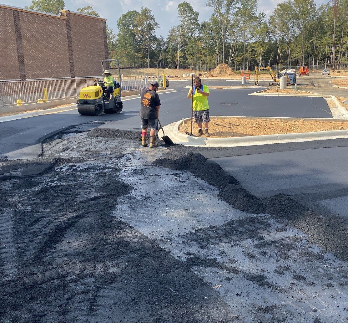 Asphalt and sealcoating services