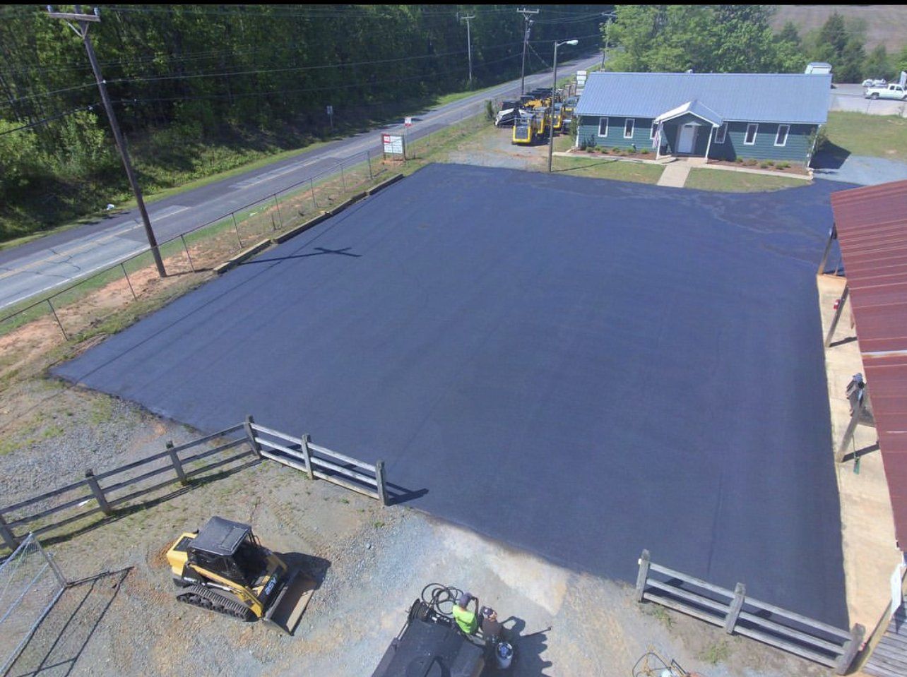 Asphalt and sealcoating services