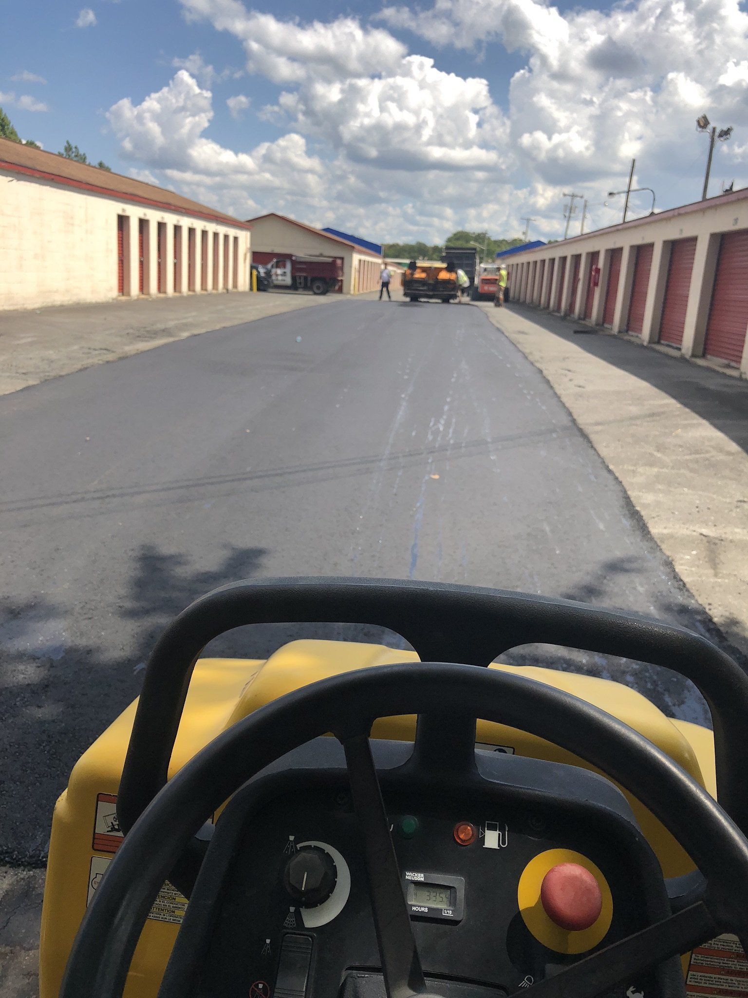 Asphalt and sealcoating services