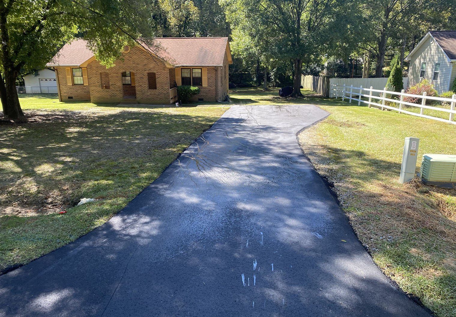 Asphalt and sealcoating services