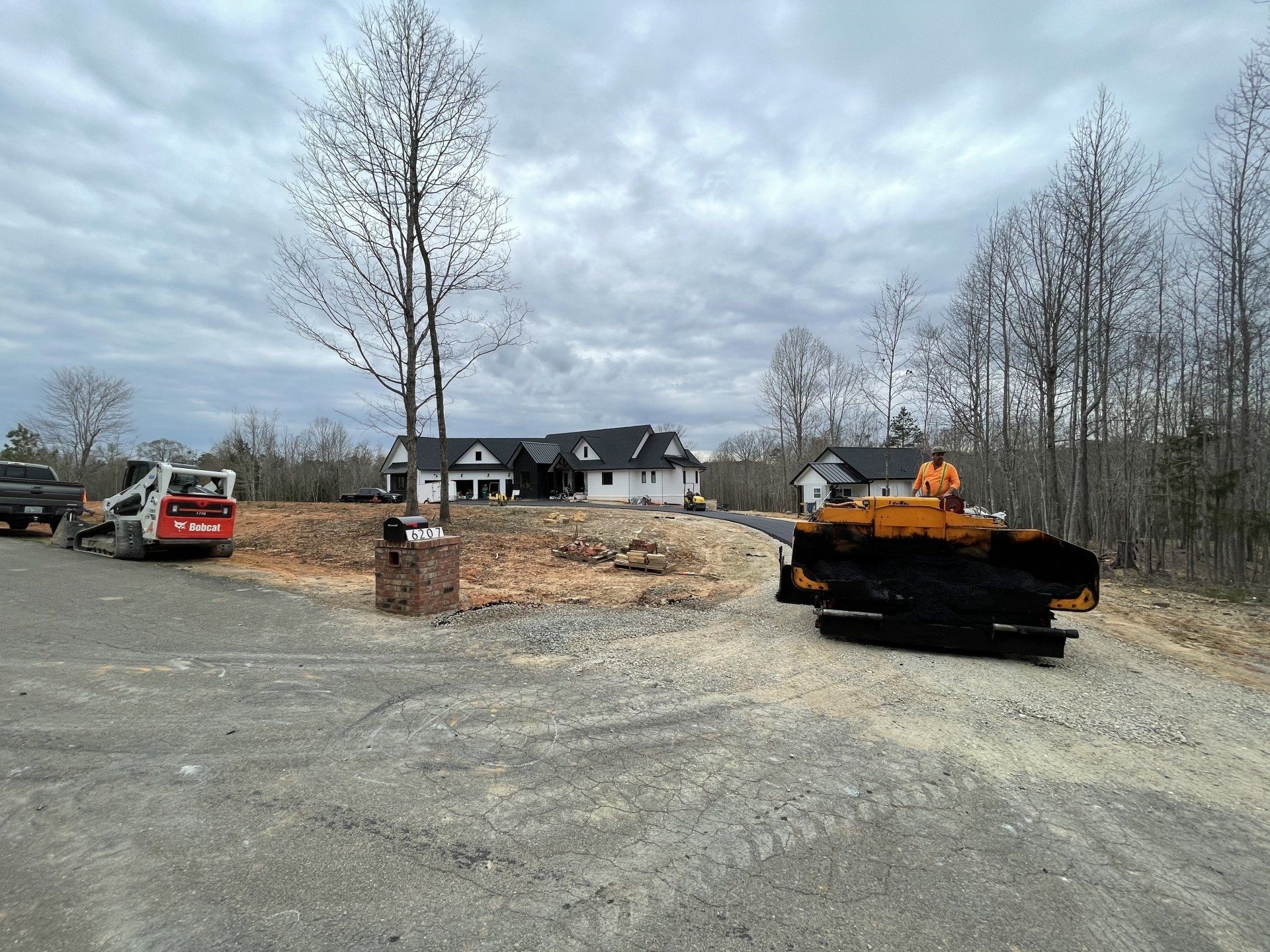 Asphalt and sealcoating services