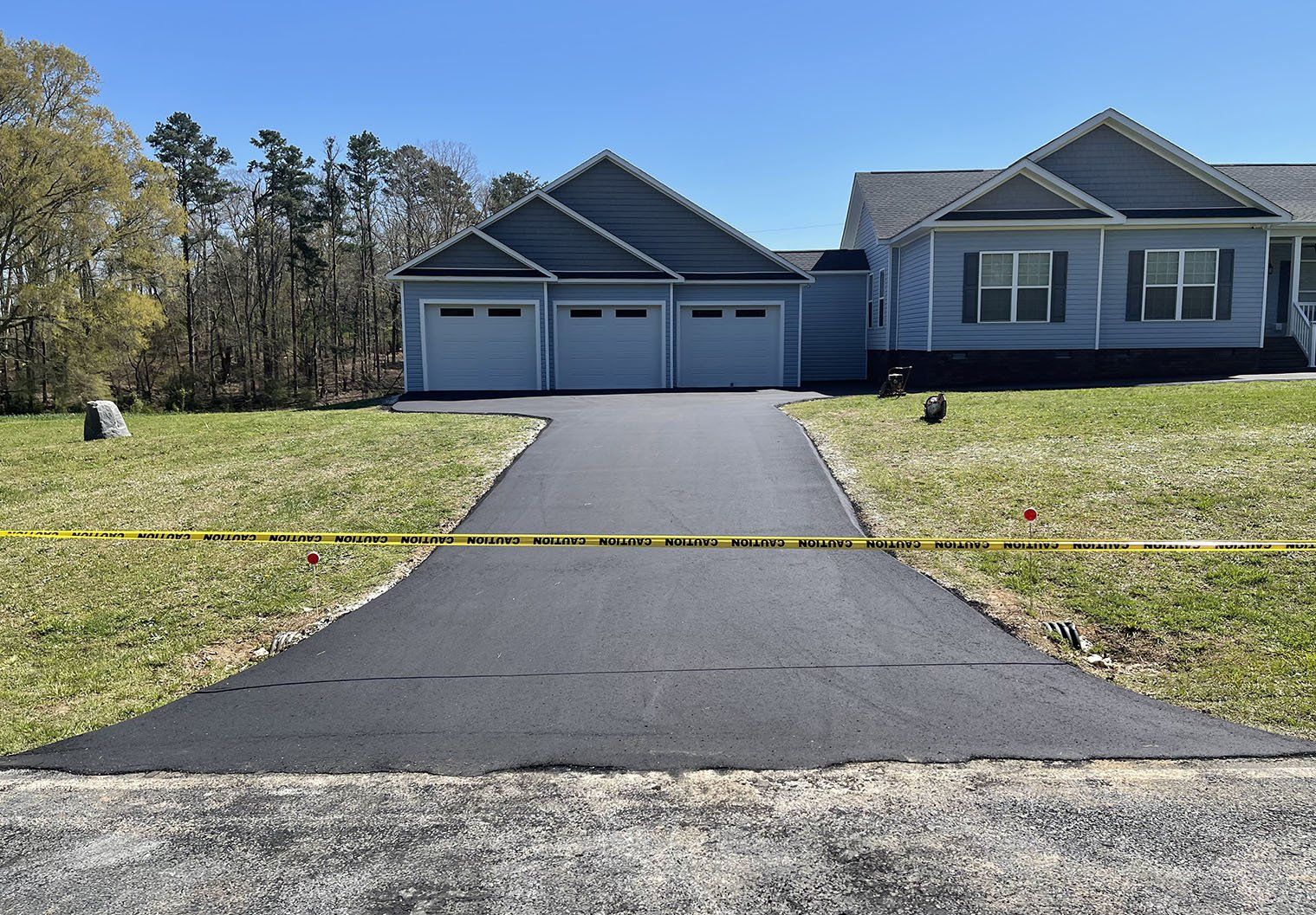 Asphalt and sealcoating services
