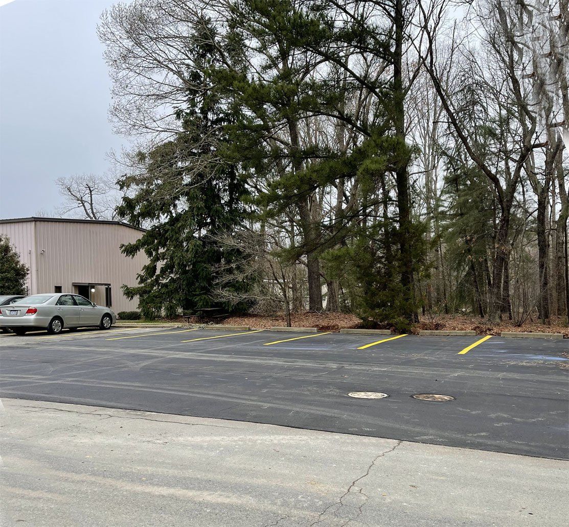 Asphalt and sealcoating services