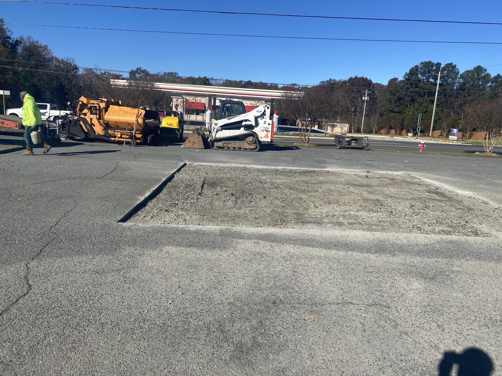 Asphalt and sealcoating services