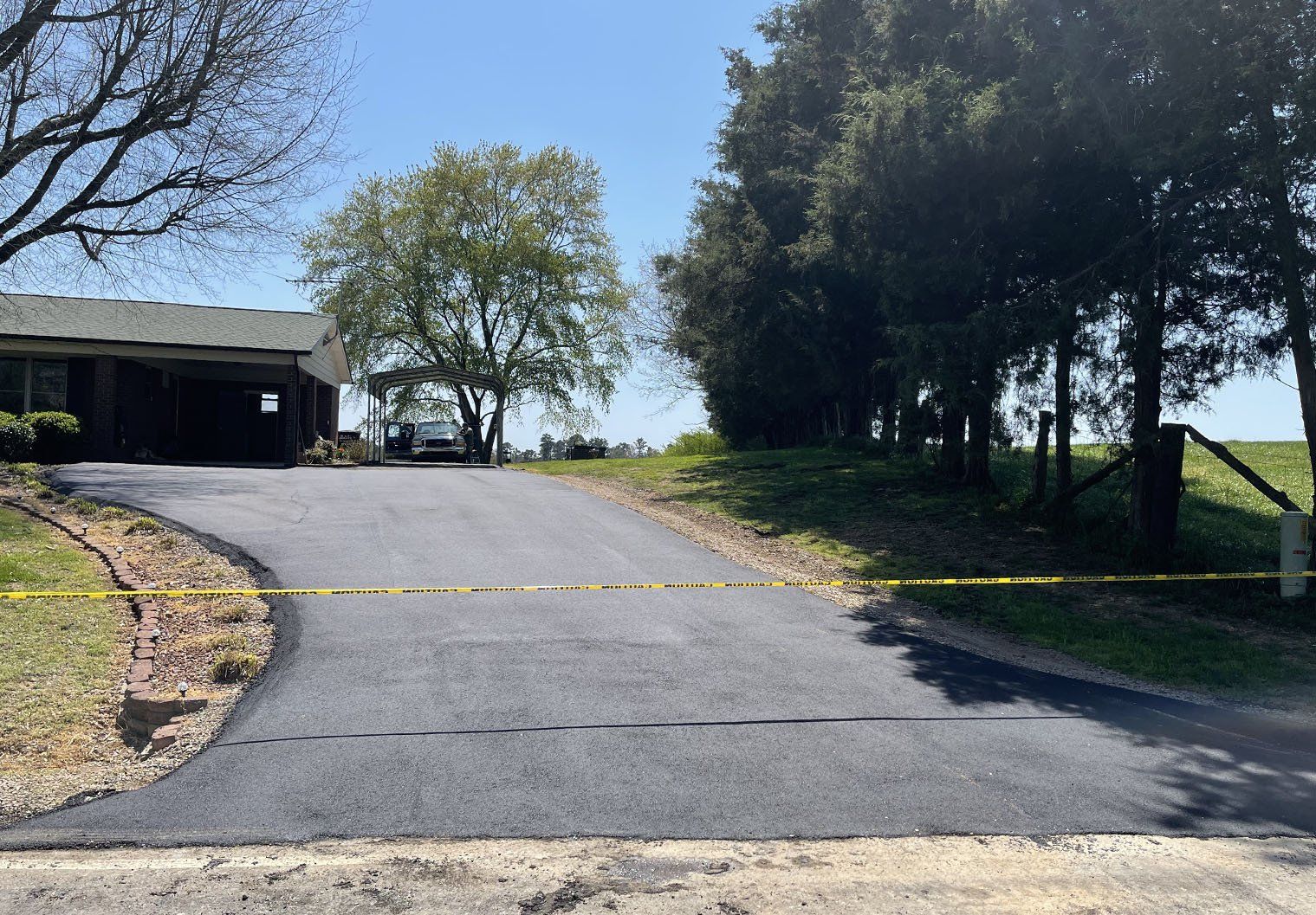 Asphalt and sealcoating services