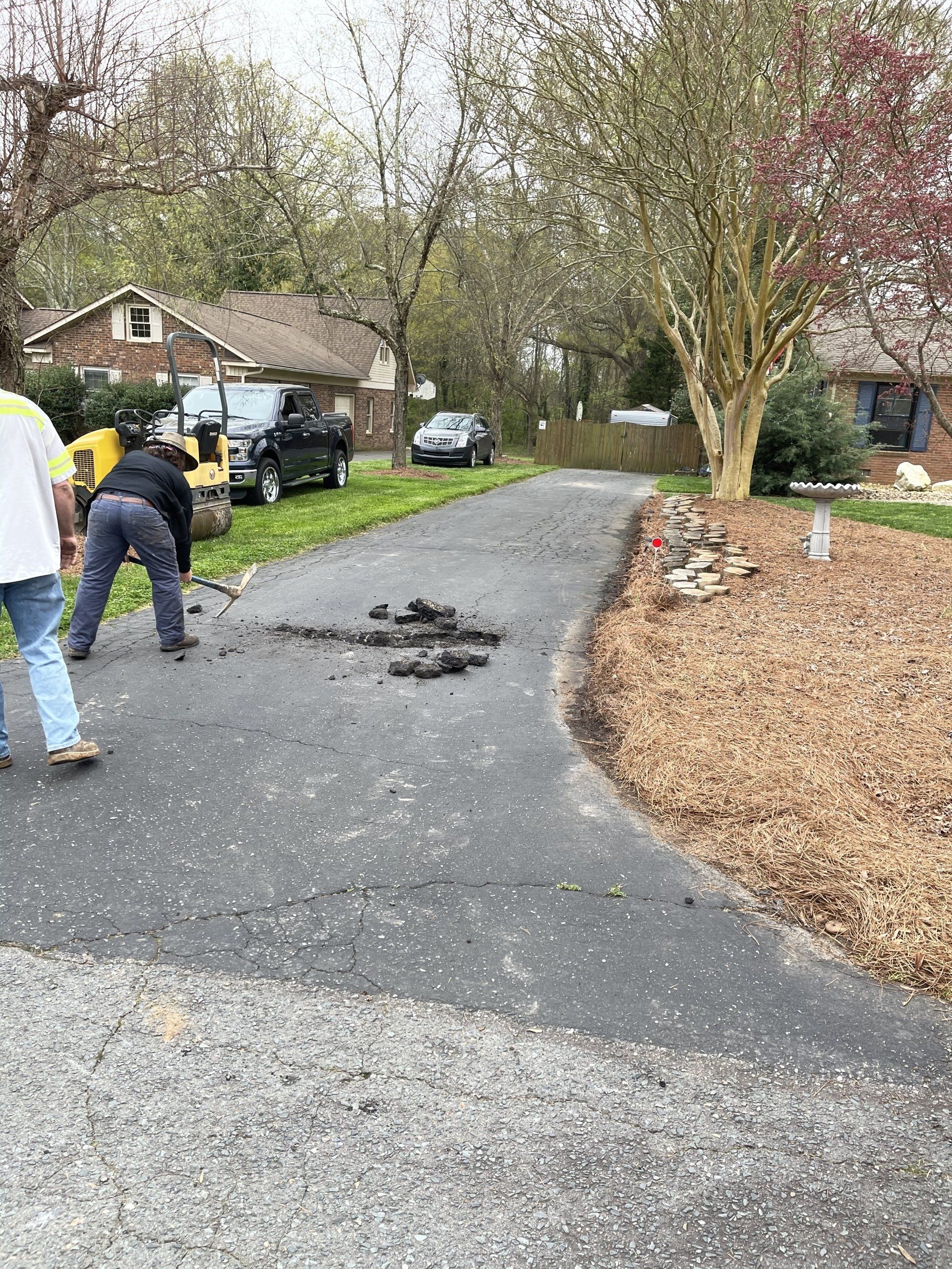 Asphalt and sealcoating services