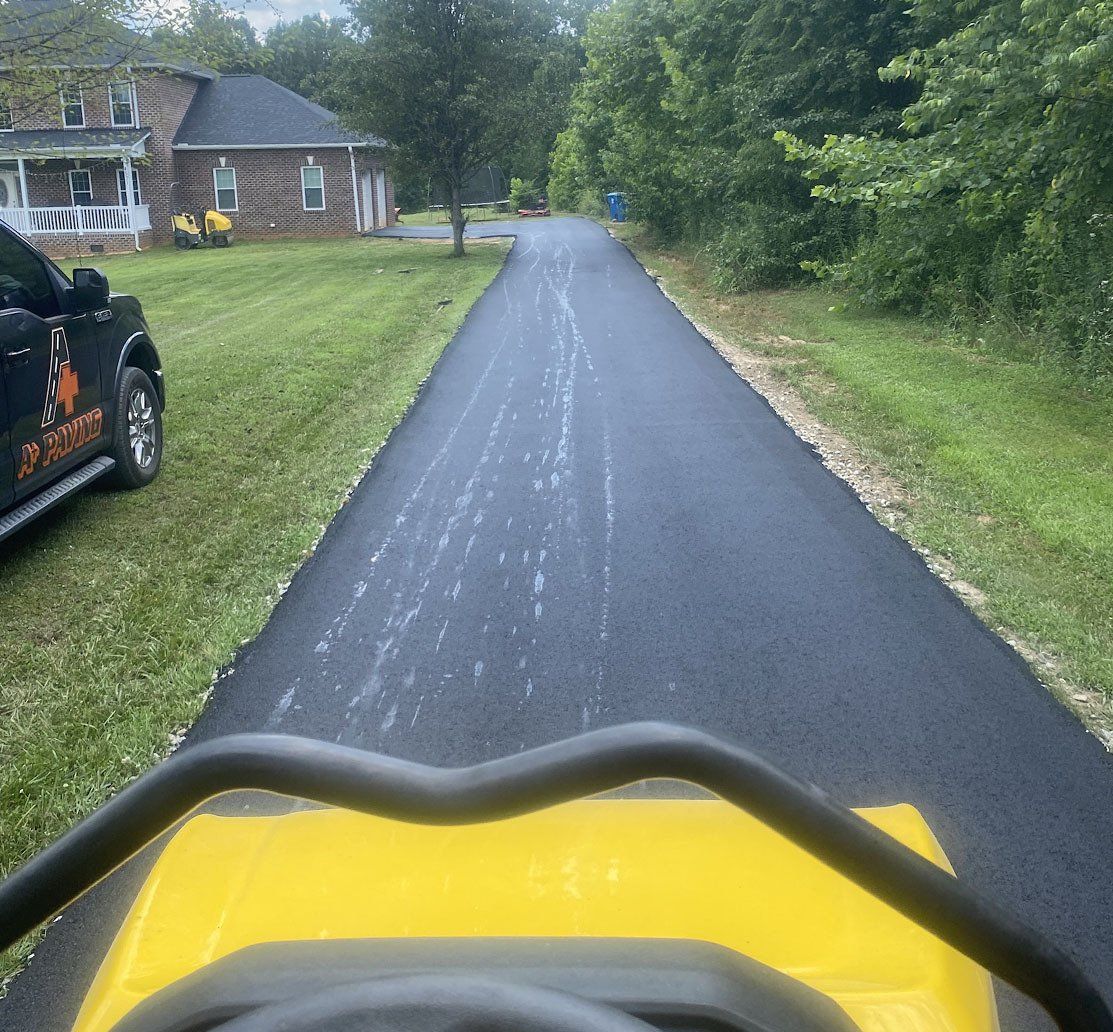 Asphalt and sealcoating services