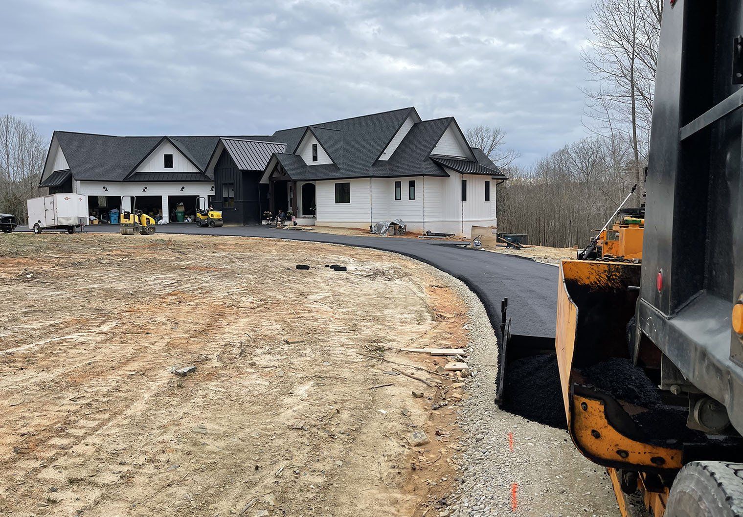 Asphalt and sealcoating services