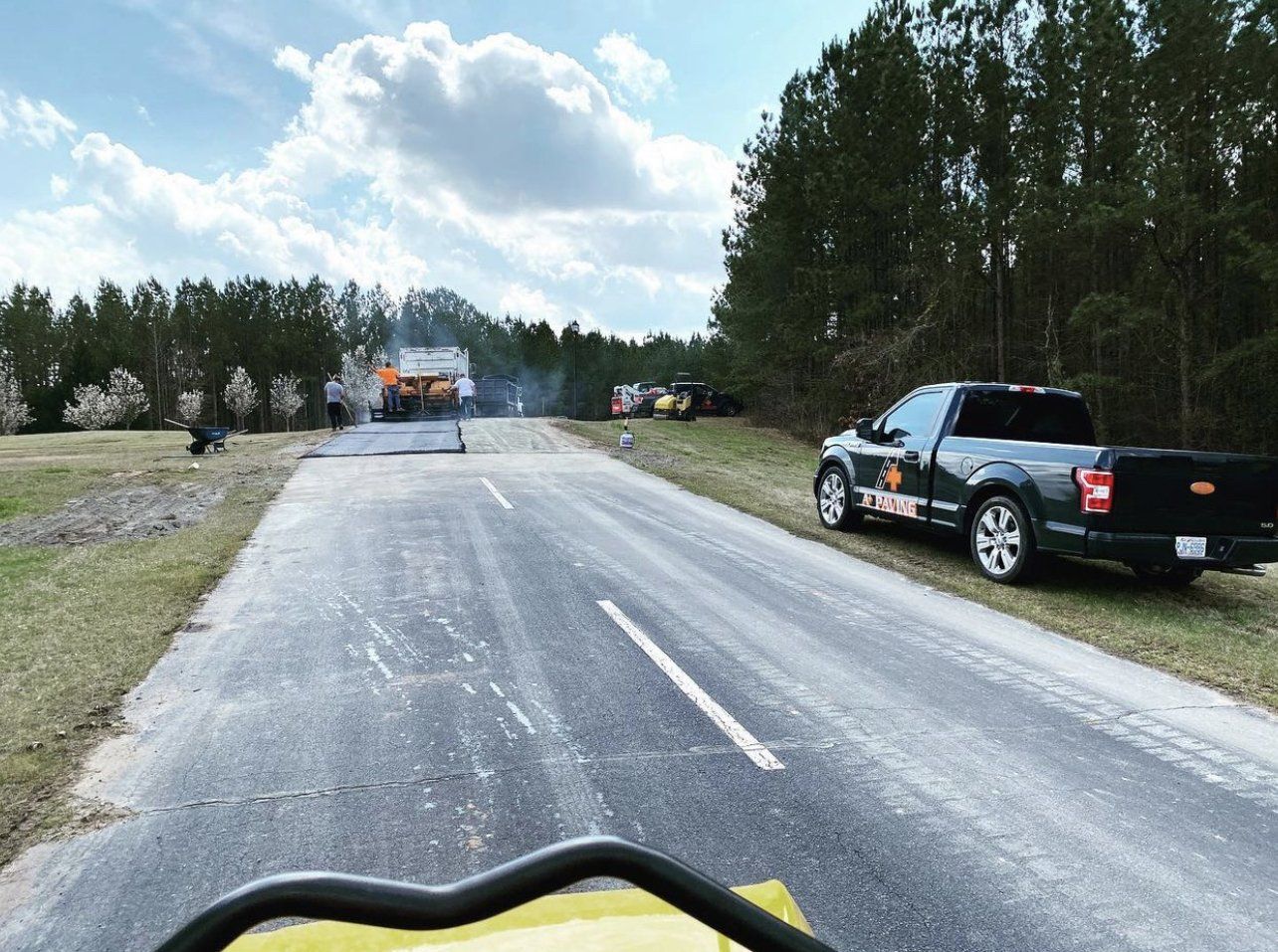 Asphalt and sealcoating services