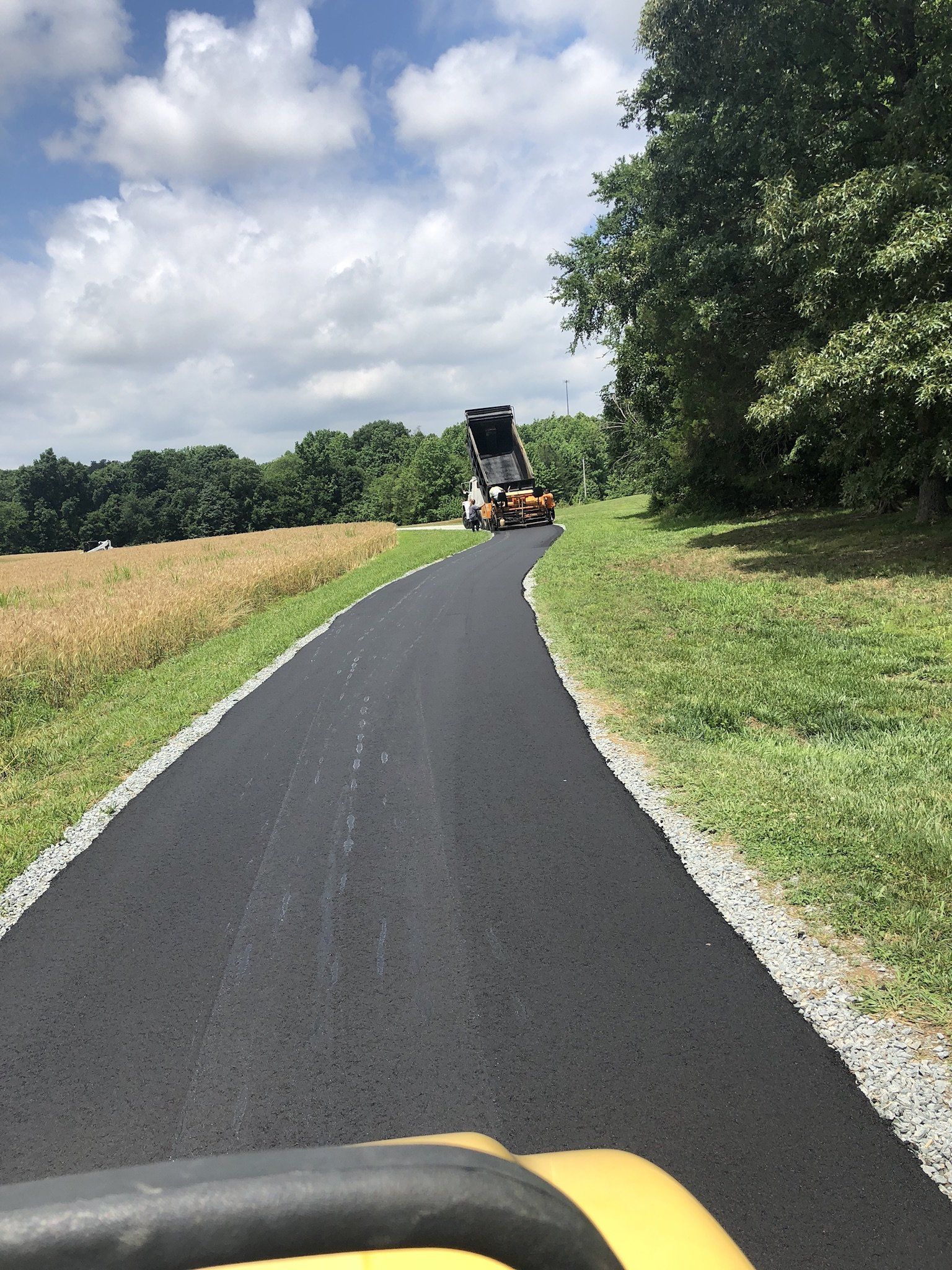 Asphalt and sealcoating services
