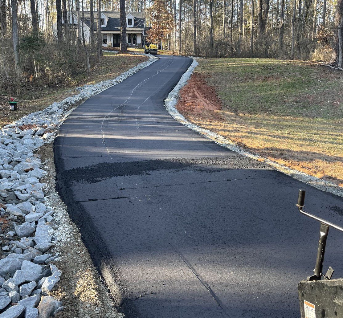 Asphalt and sealcoating services