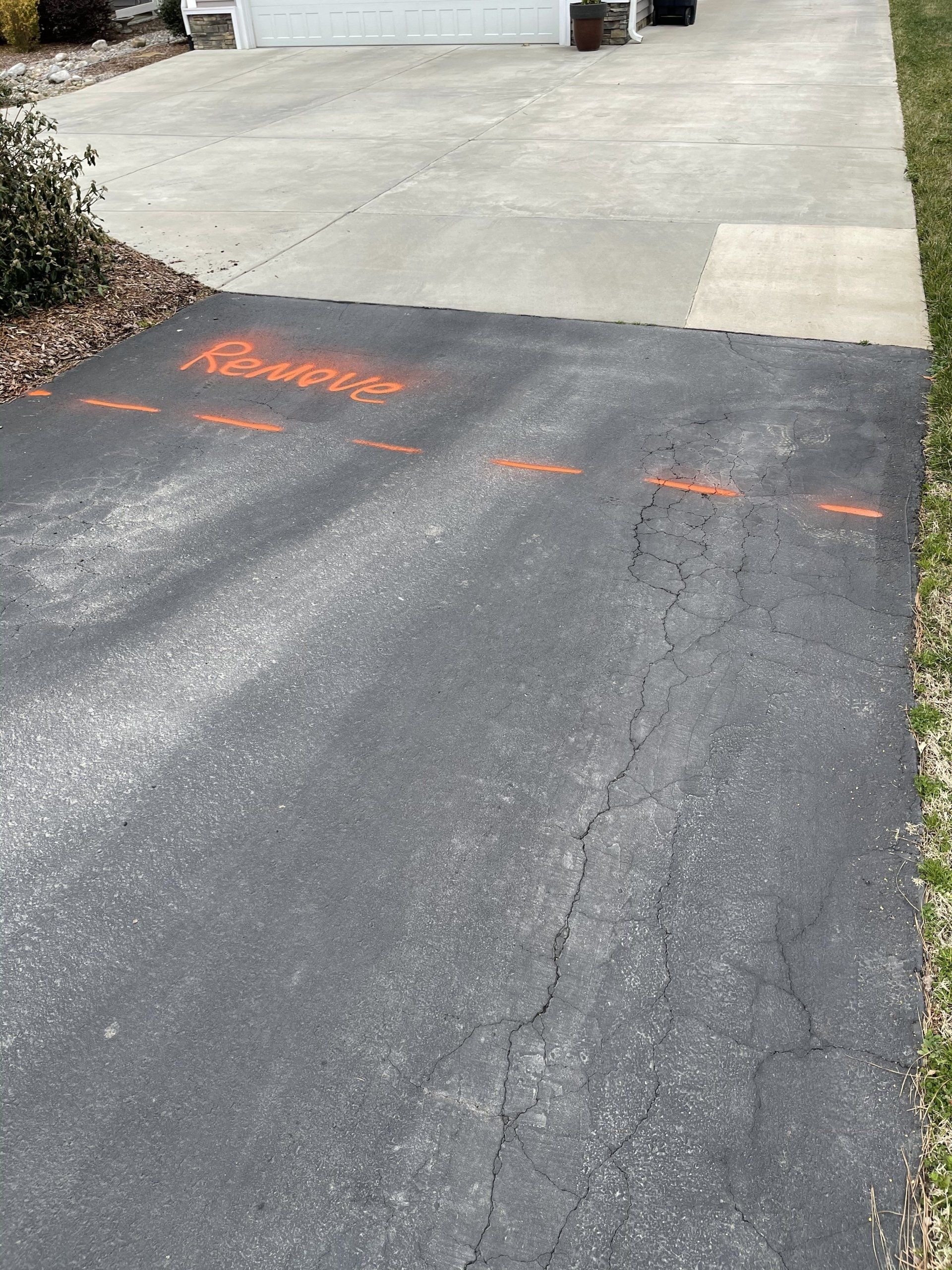 Asphalt and sealcoating services