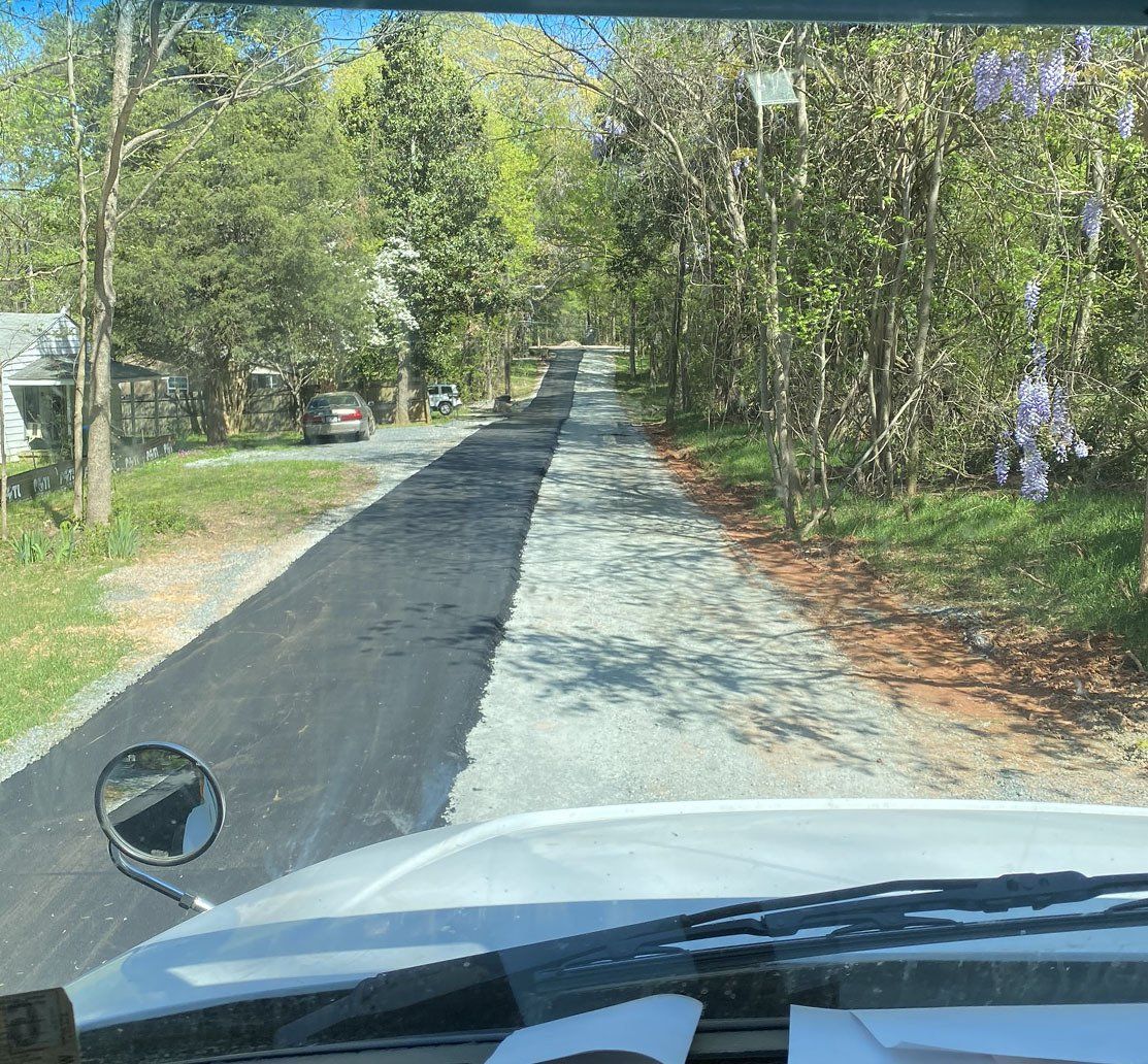 Asphalt and sealcoating services