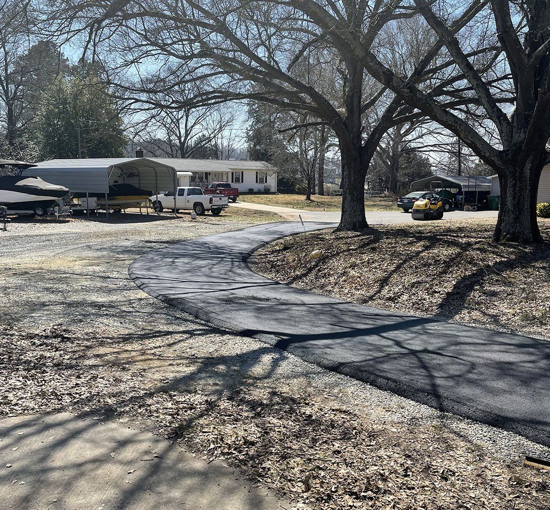 Asphalt and sealcoating services