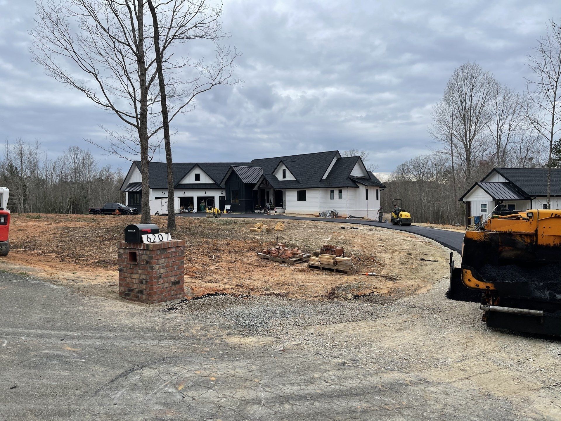 Asphalt and sealcoating services