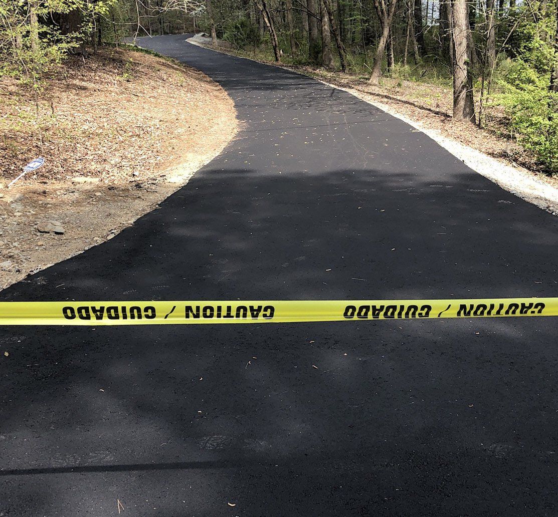 Asphalt and sealcoating services