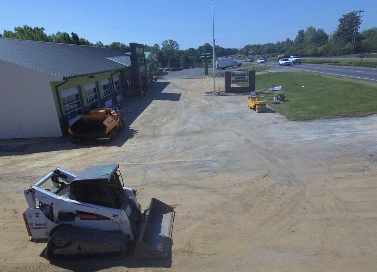Asphalt and sealcoating services