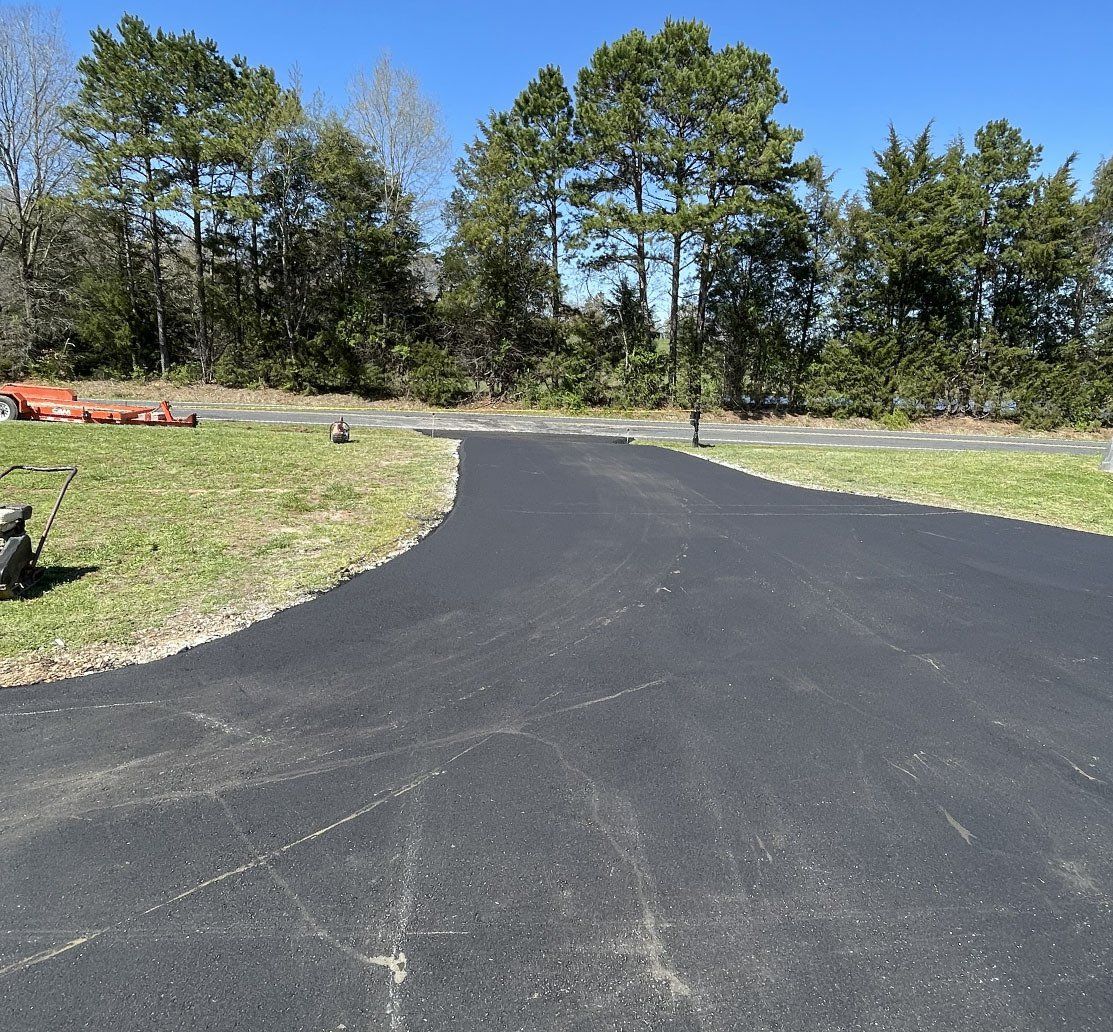 Asphalt and sealcoating services
