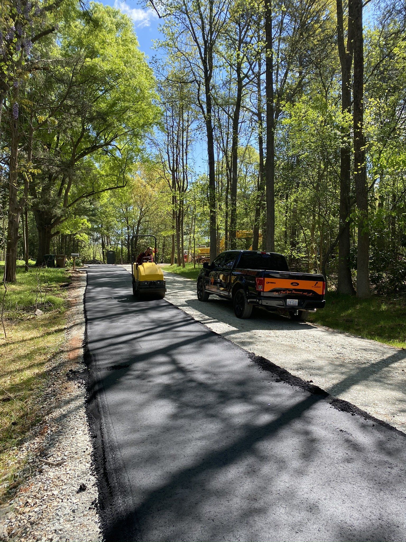 Asphalt and sealcoating services