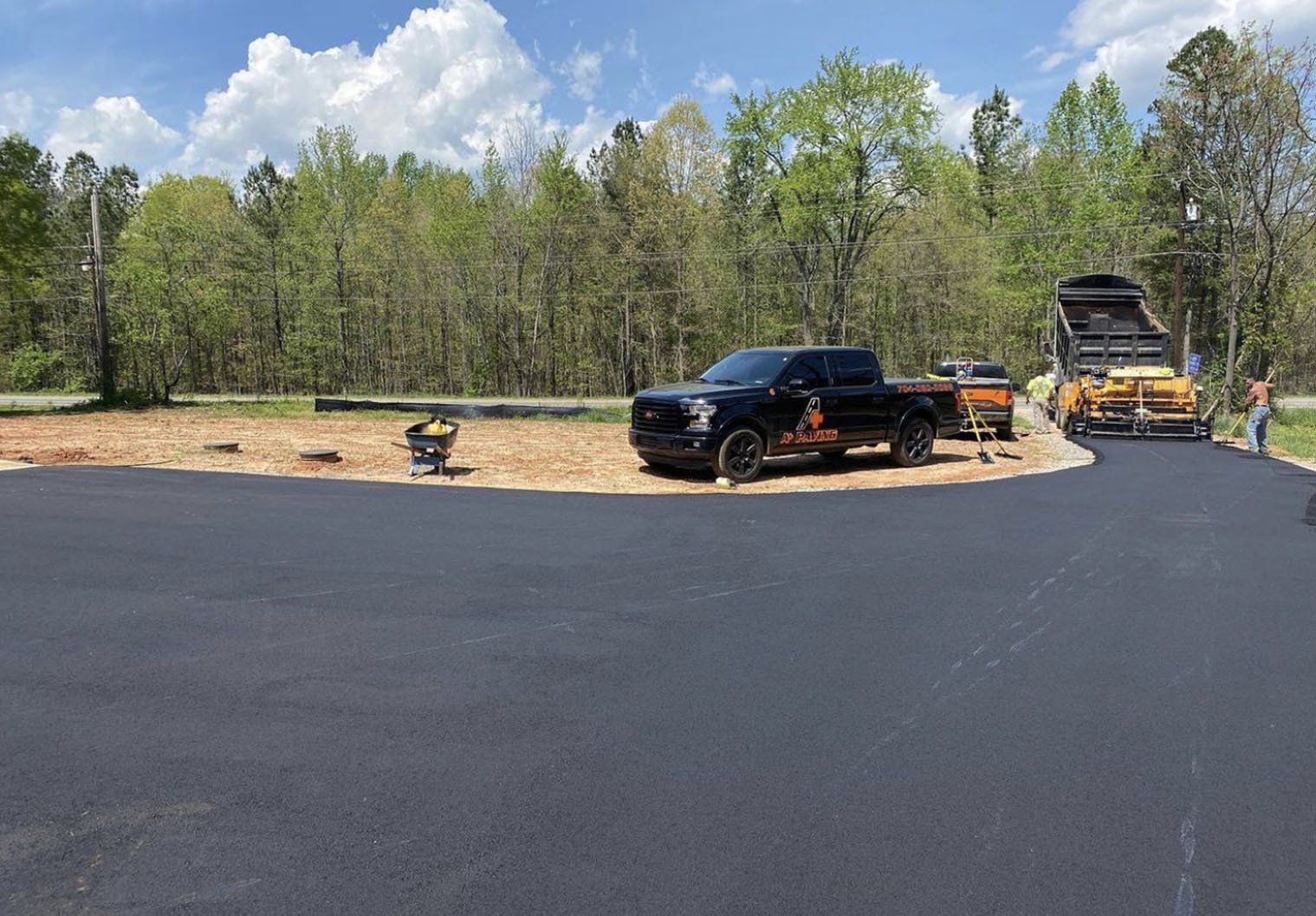 Asphalt and sealcoating services