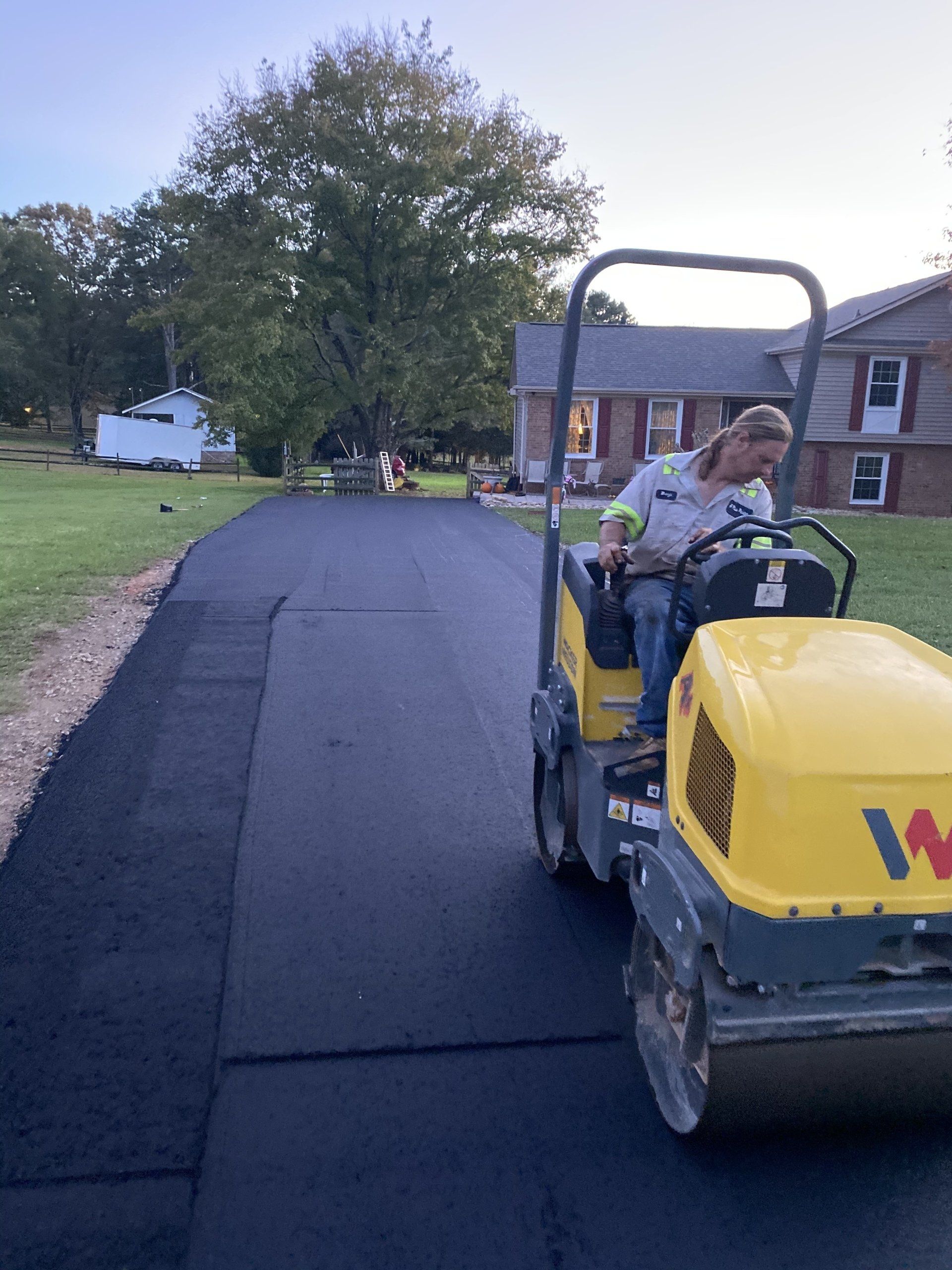 Asphalt and sealcoating services
