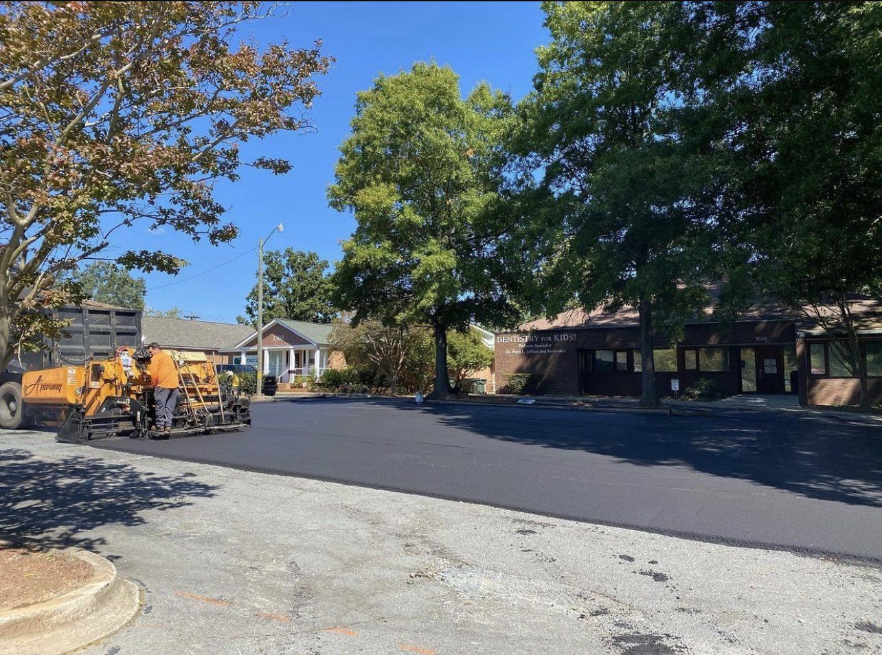 Asphalt and sealcoating services