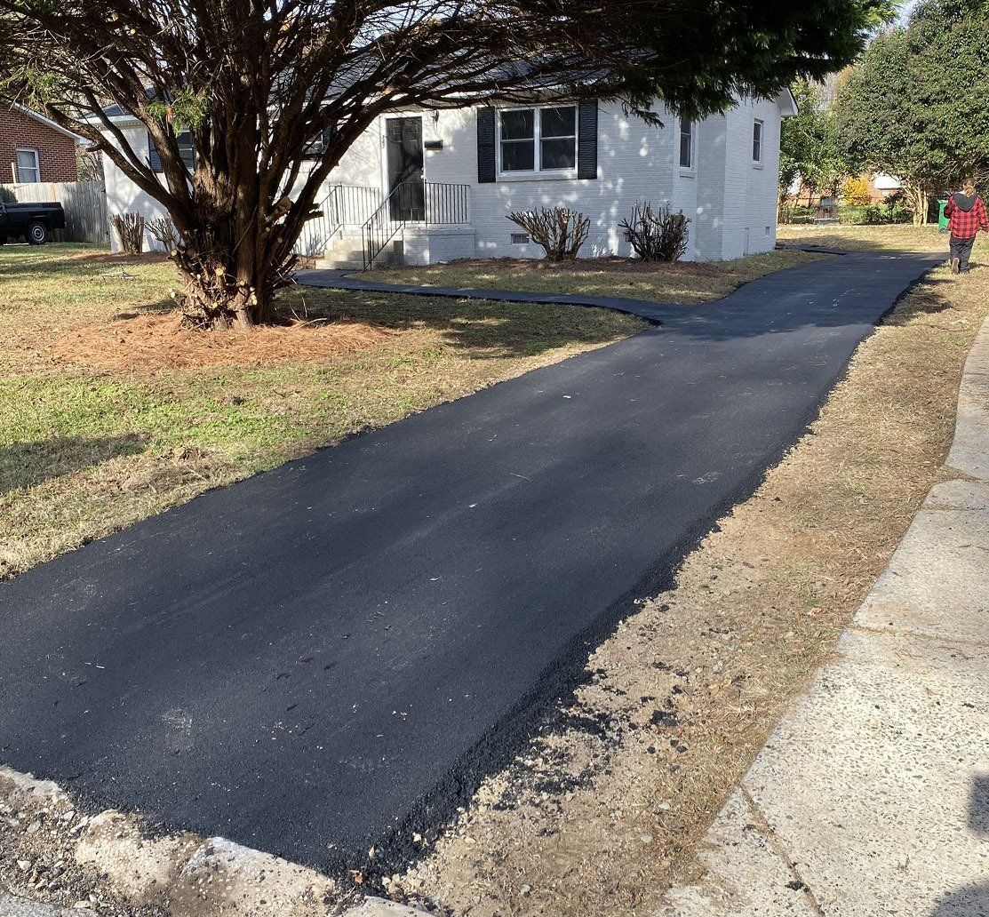 Asphalt and sealcoating services
