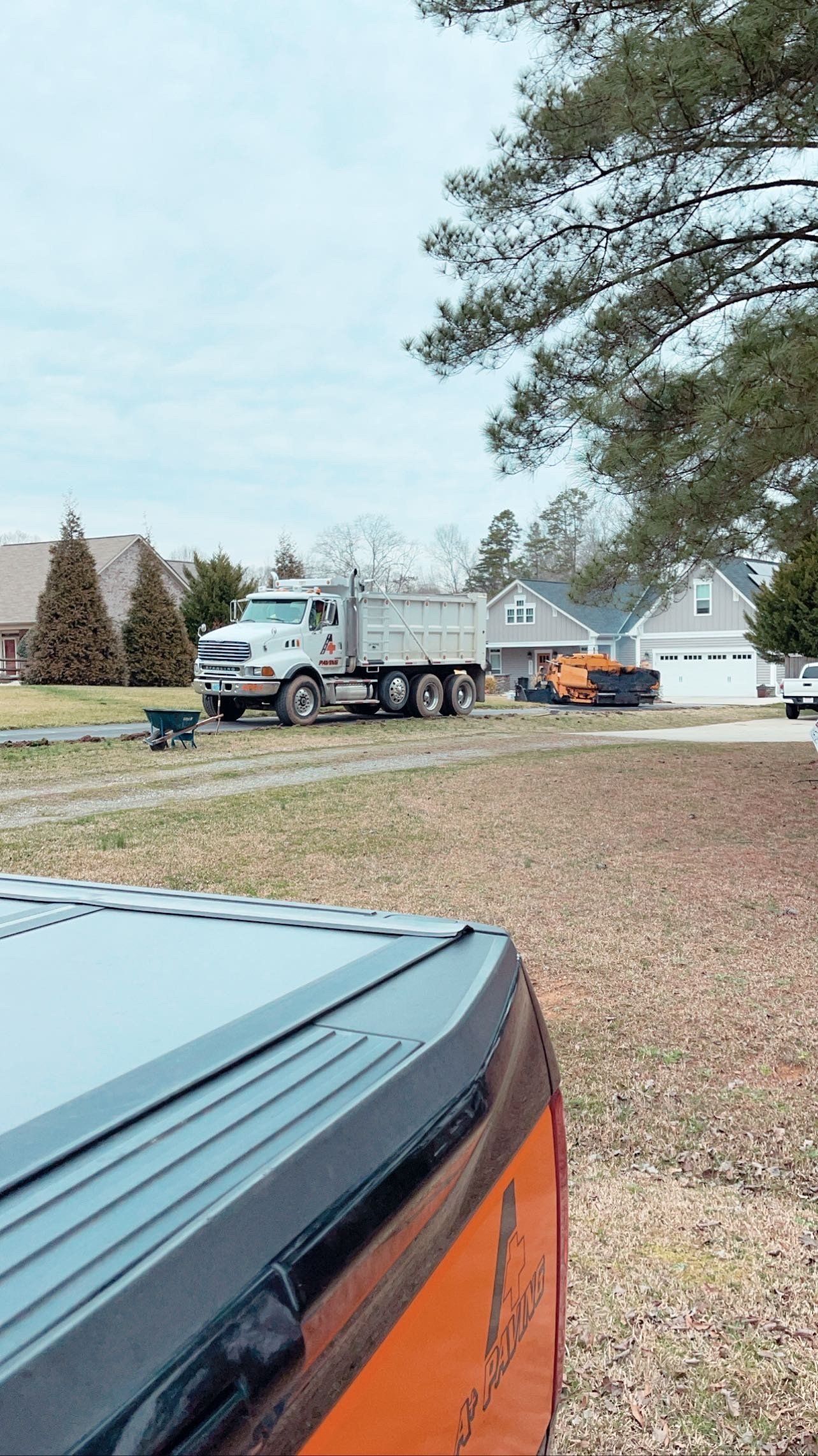 Asphalt and sealcoating services