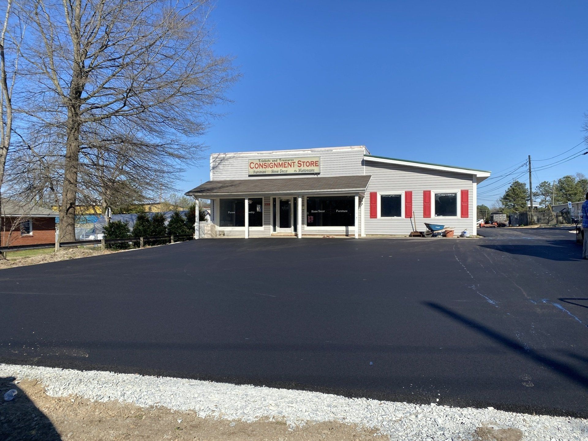 Asphalt and sealcoating services