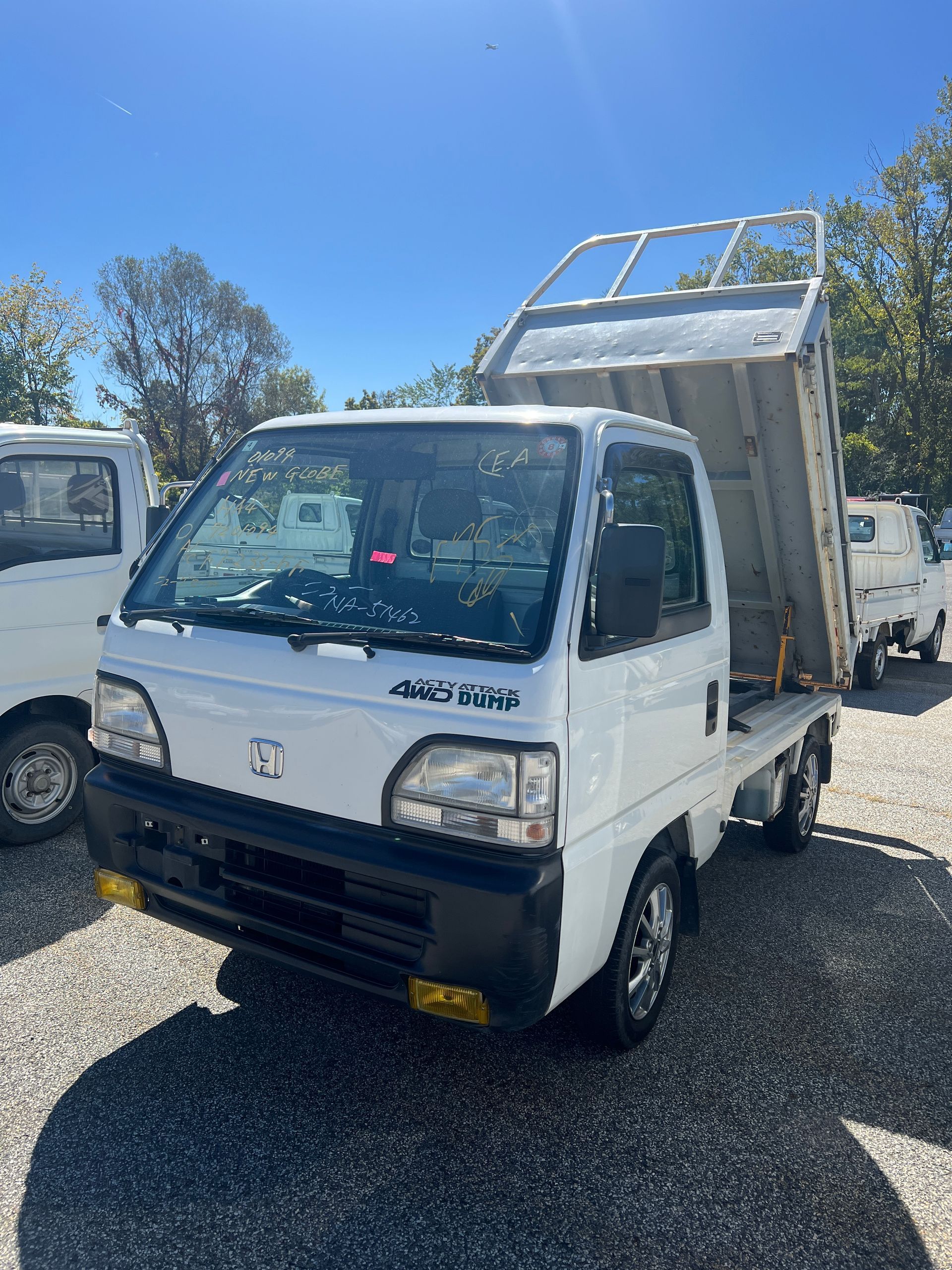 A kei truck for sale Honda Acty Attack Dump Truck or sale in a parking lot