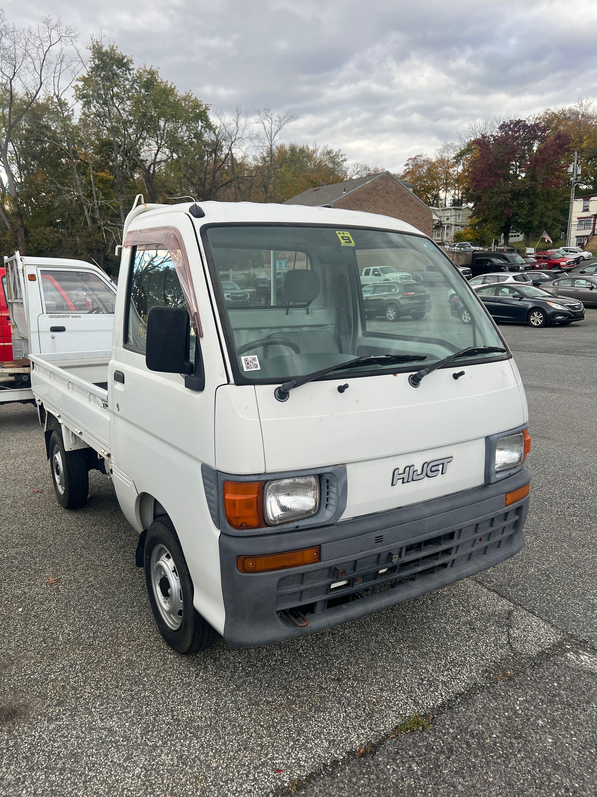 1998 Daihatsu Hijet Kei Truck 4WD For Sale In a Parking Lot