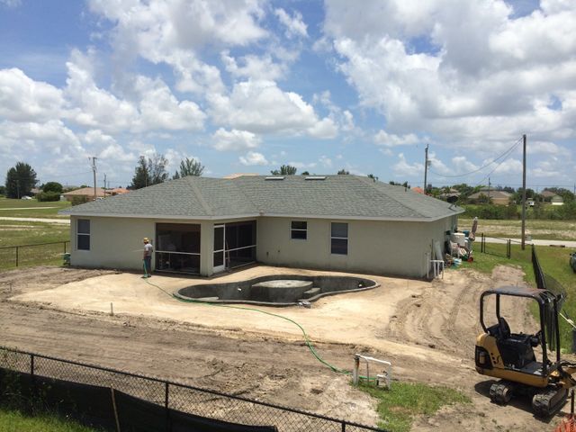 professional pool contractor