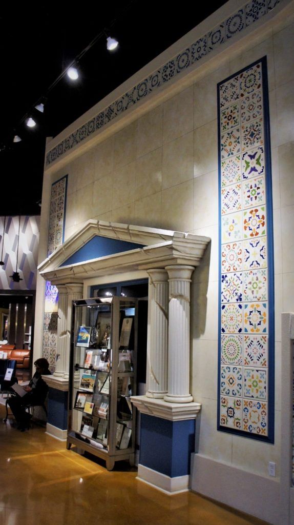 wall design with columns