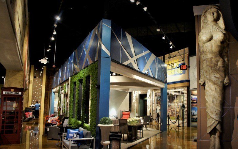 blue column with design