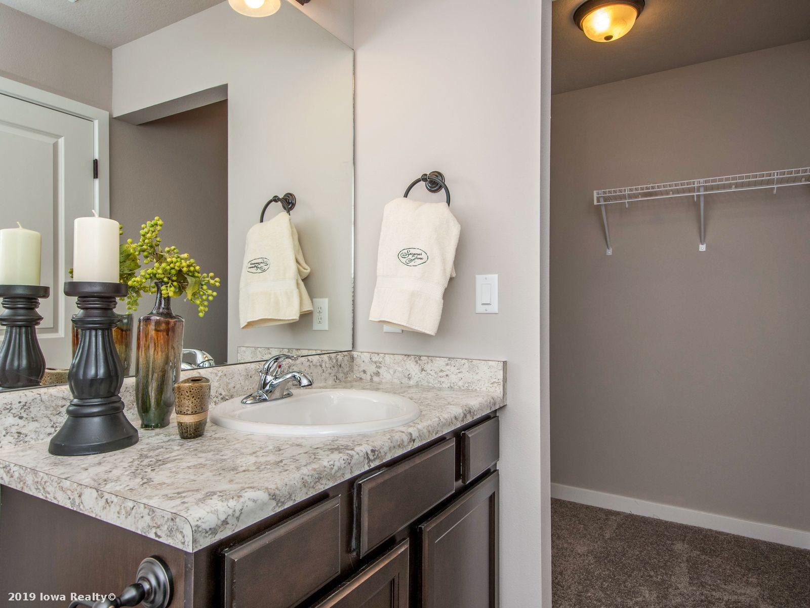 Countertops Laminate Countertop West Des Moines, IA