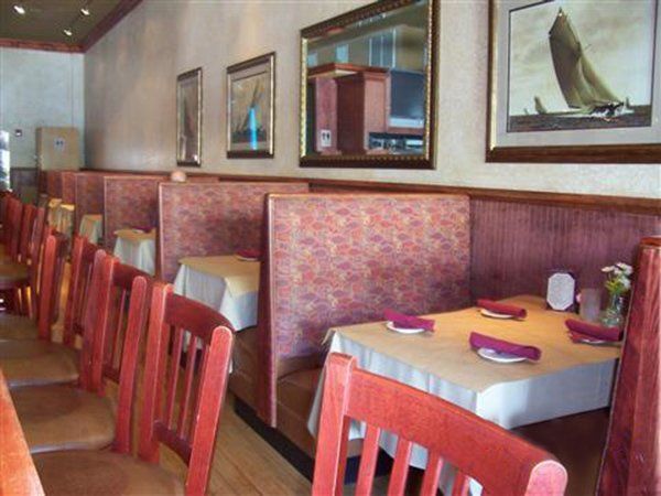 Bernacle Bill's Seafood interior