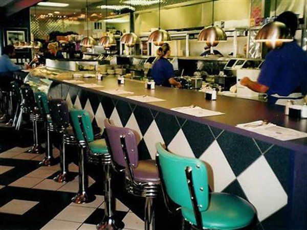 Mel's Diner interior