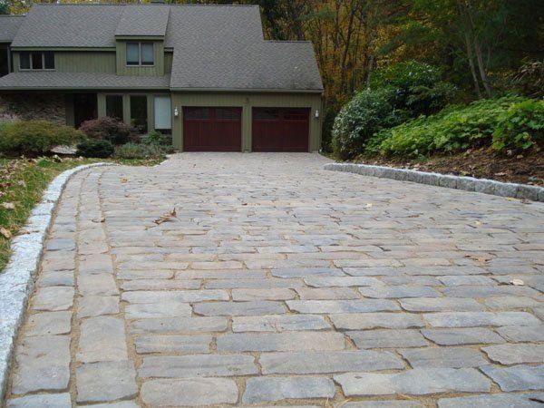 General Landscaping LLC Walls and Driveway Photo Gallery | Glastonbury, CT