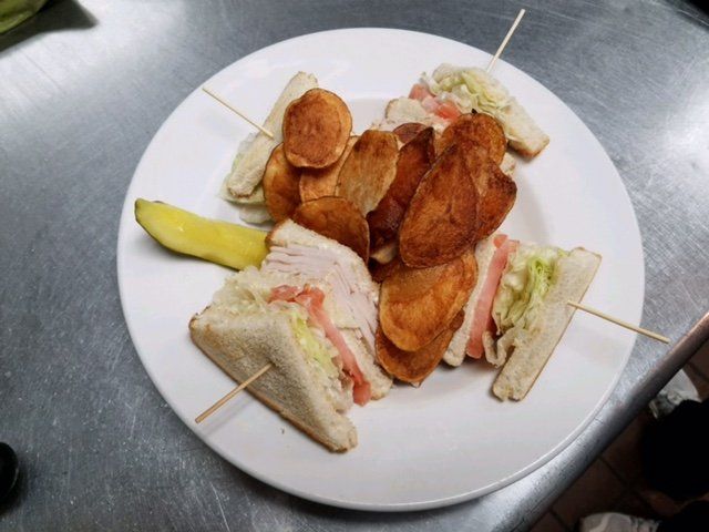 Turkey club with chips