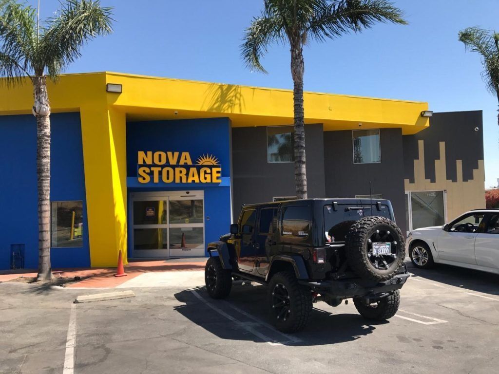 Retail building with yellow and blue paint