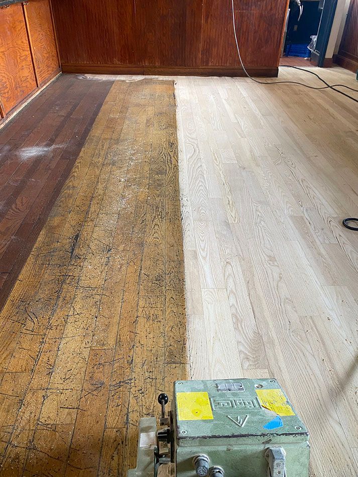 Refinishing a wooden floor