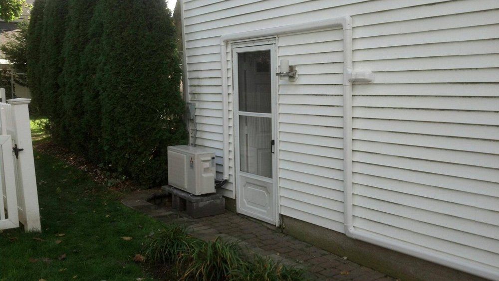 Residential air conditioning unit