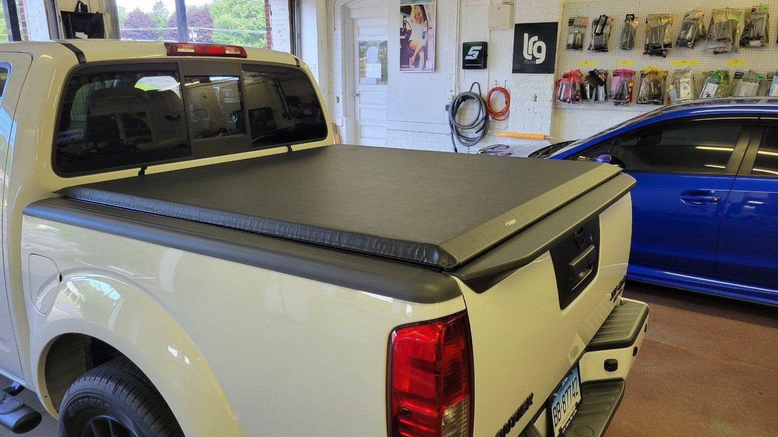 Tonneau truck bed cover