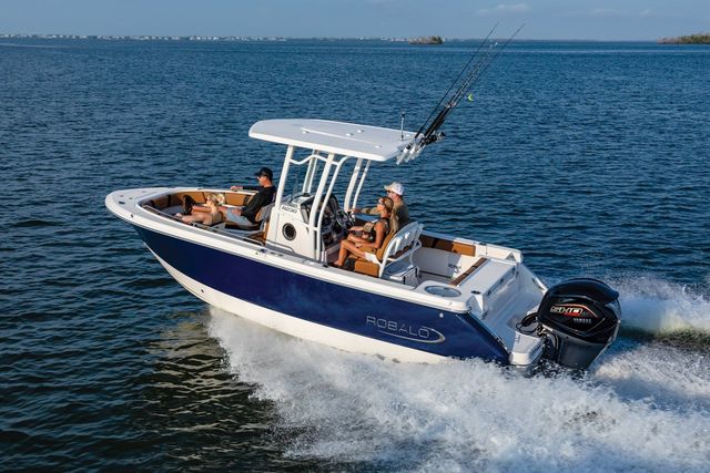 Robalo Boats 