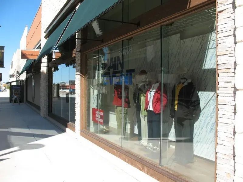 A storefront with a sign that says' Abercrombie & fitch' on it.