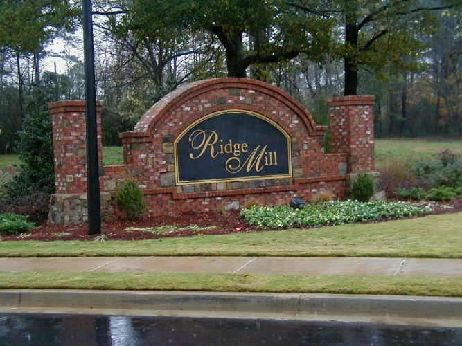 a sign that says ridge hill on it